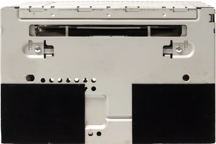 2010 Ford Escape AM FM Radio Single Disc CD MP3 Player Model Number 9L8T19C157DB