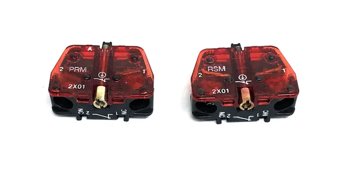 Allen-Bradley Series A Latch Mount Contact Block 800E-2X01 [Lot of 2] NOS